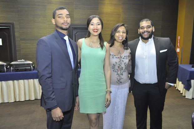 Sebastian Yepez, Leyla Yepez, Julia Yepez y Estiver Ortega