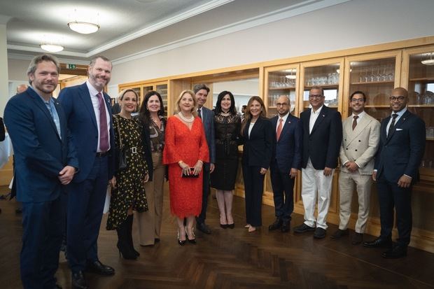 Delegación Dominicana que asiste a la 1ra Semana Dominicana en Alemania.