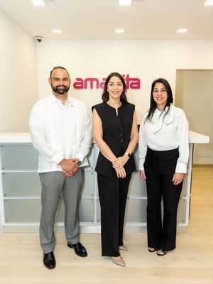 Rafael White, Madeline Martínez, Erika Sánchez.