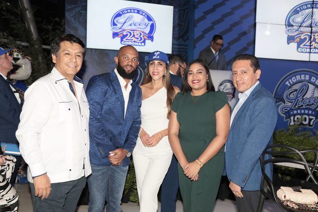 Arturo Marroquín, Emilio Bonifacio, Lorena Gutiérrez, Gelen Alcequiez y Mario Medina.