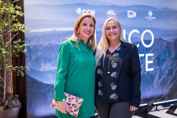 Elsa Turull de Alma y Johanna Tarrazo 
