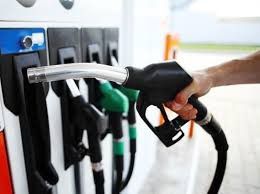 Descenso de cuatro a ocho pesos en el precio de los combustibles
