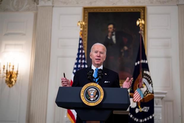 El presidente de EE.UU., Joe Biden, habla desde la Casa Blanca, este 2 de marzo de 2021.