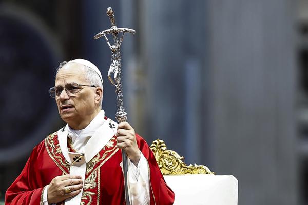 El Papa León XIV oficia la Santa Misa este domingo, en la Basílica de San Pedro, Ciudad del Vaticano. 