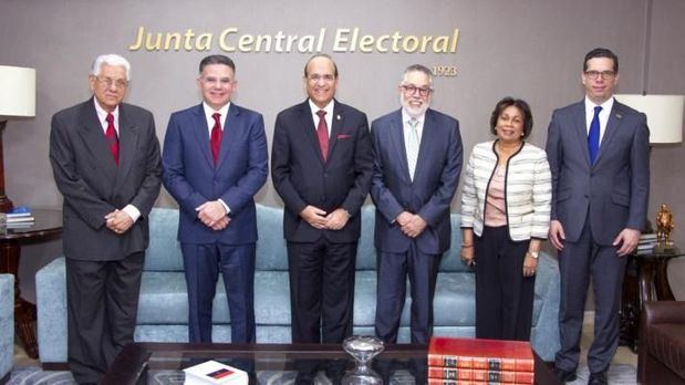 Visita del CONEP a la Junta Central Electoral 