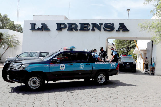Un juez dicta prisión por 90 días a dos trabajadores de La Prensa de Nicaragua