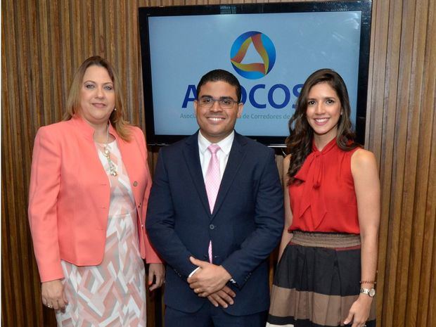 Eloisa Muñoz, Anjhelo Rijo y Nicole Toribio