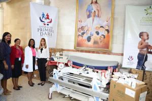 Despacho Primera Dama aporta medicamentos, alimentos y equipos