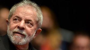 Militantes impiden a Lula salir del sindicato para entregarse a la Policía