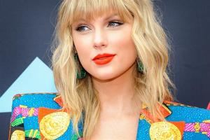 Taylor Swift publica una nueva versión de su tema "Christmas Tree Farm"
