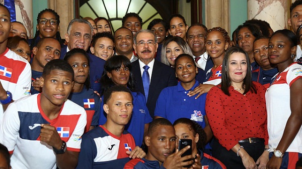 Delegación dominicana con el Presidente Medina