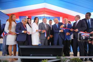 Medina inaugura centros de atención primaria y de primera infancia en Azua