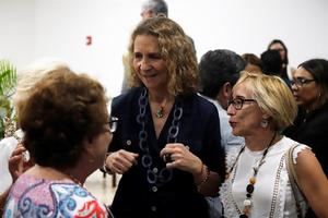 La infanta Elena se interesa en Puerto Rico por los niños en riesgo de exclusión social