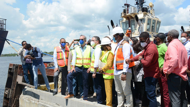 Presidente Luis Abinader visita el puerto de San Pedro de Macorí­s.