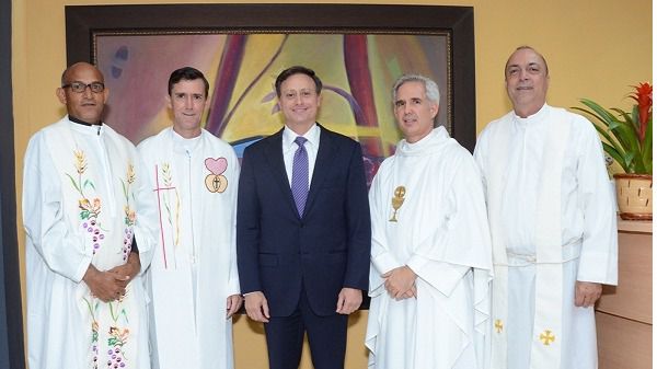 Padre José Ramón López, Padre Rector Jorge William Hernández S.J, Jean Alain Rodríguez, Padre Javier Vidal González, S.J., y Padre José Nuñez