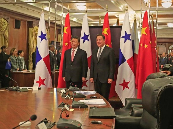 Xi Jinping y Juan Carlos Varela