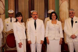 Presidente Danilo Medina recibe cartas credenciales de nuevos embajadores