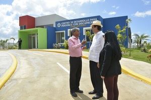 Gustavo Montalvo supervisa nuevas instalaciones de Ciudad Juan Bosch