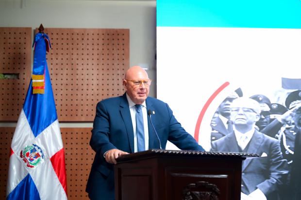 Senado presenta documental “El Triunfo de la Democracia” del cineasta René Fortunato