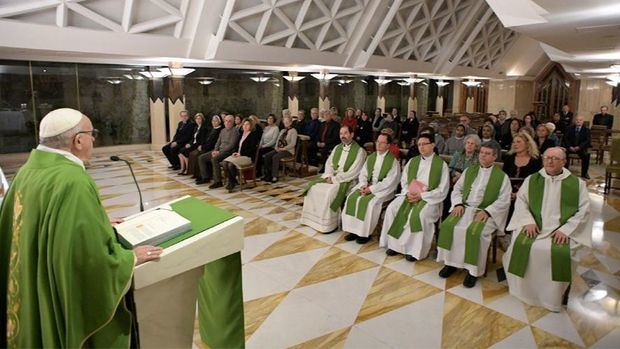 El papa Francisco oficia misa en El Vaticano. 