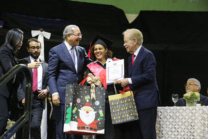 Presidente Danilo Medina encabeza graduación de más de 30 mil técnicos de Escuelas Vocacionales FF. AA. y P. N.