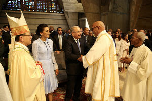 Danilo Medina y Cándida Montilla de Medina participan en misa Día Nuestra Señora de la Altagracia