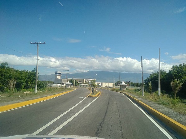 Reparación de vía al aeropuerto