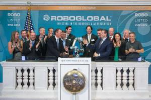 Un cobot Universal Robots hace sonar la campana de cierre de la Bolsa de Nueva York
