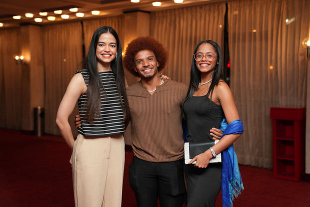 Esmeralda Columna, Jeffrie Aybar y Angie White.