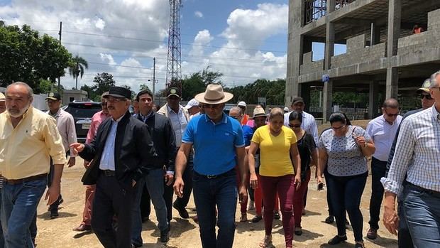 Danilo Medina supervisa construcción Hospital Pedro Emilio de Marchena, en Monseñor Nouel.