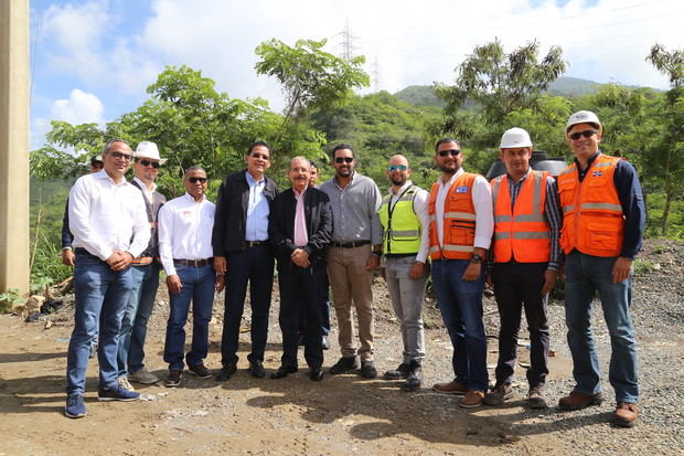 Danilo Medina constata buena marcha construcción carreteras de Puerto Plata