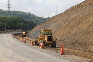 Danilo Medina constata buena marcha construcción carreteras de Puerto Plata