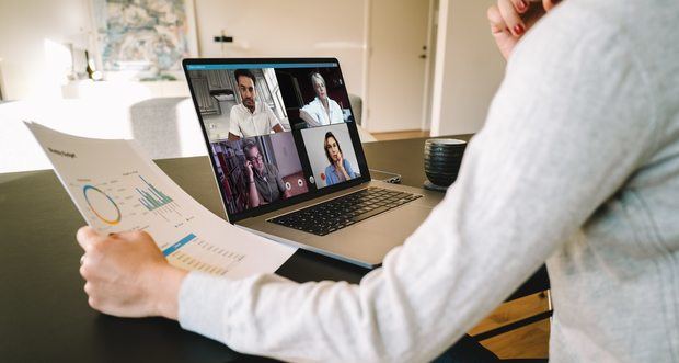 Disponen teletrabajo total para empleados públicos con facilidades internet.