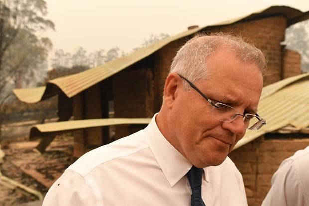 El primer ministro de Australia, Scott Morrison, admitió este domingo que se han podido cometer errores en la gestión de los incendios forestales que arrasan el país y sobre la que ha recibido fuertes críticas.