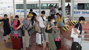 Taiwaneses tienen que declararse chinos para ser evacuados del tifón en Japón