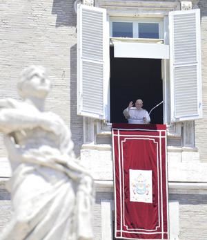 El papa urge a no olvidarse de la guerra en Ucrania pese a su prolongación