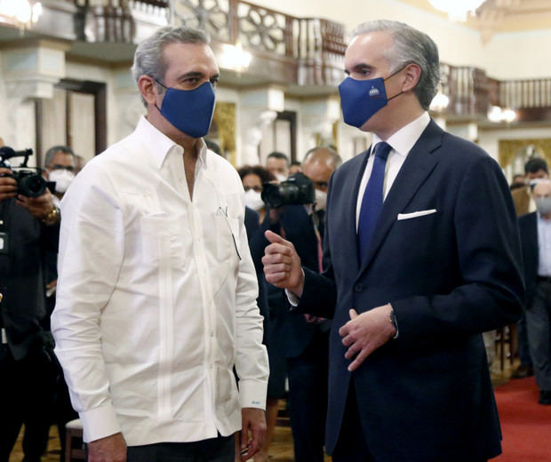 Presidente Luis Abider junto al ministro de Trabajo Luis Miguel De Camps García.