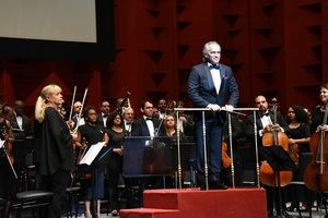 El maestro José Antonio Molina dirige Orquesta Sinfónica Nacional (OSN).
