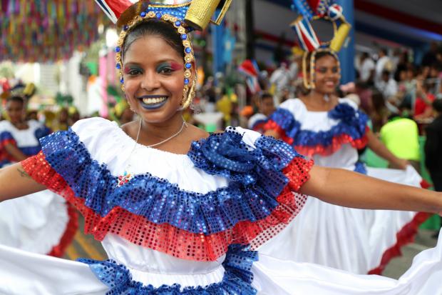 Miles disfrutan del Desfile Nacional de Carnaval 2018 organizado por el Ministerio de Cultura