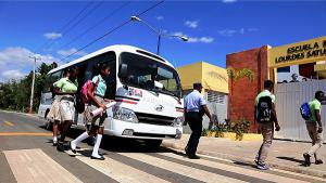 Ministerio de Educación ha entregado 32 nuevos autobuses