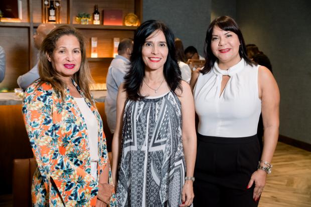 Mary Ledesma, Patricia Ramos y Elizabeth Pérez.