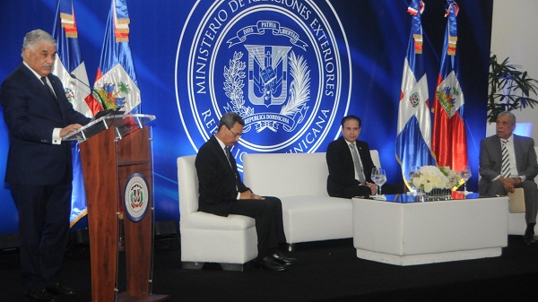 Panel “La política exterior dominicana hacia Haití”