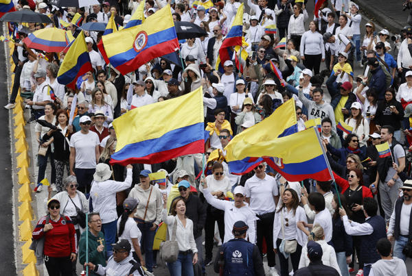 Colombia, unida por Miguel Uribe Turbay, sale a las calles contra la violencia política