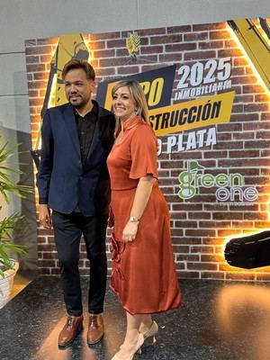 Aneury Pilar junto a Mileyka Brugal.