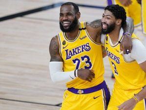 Doble-doble de Anthony Davis en victoria de Lakers sobre Portland
 

