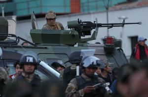 El partido de Evo Morales reclama que se retiren los militares de las calles