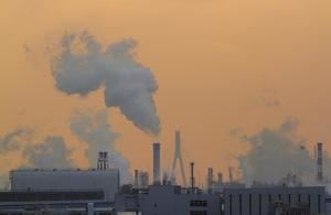 Larga exposición a polución del aire podrí­a aumentar riesgo de contraer covid