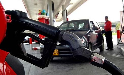 Bajan precios de combustibles en RD