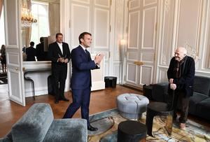 Macron defiende la importancia del trabajo en pleno confinamiento