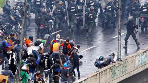 Un muerto y cientos de heridos en marcha opositora en Venezuela
